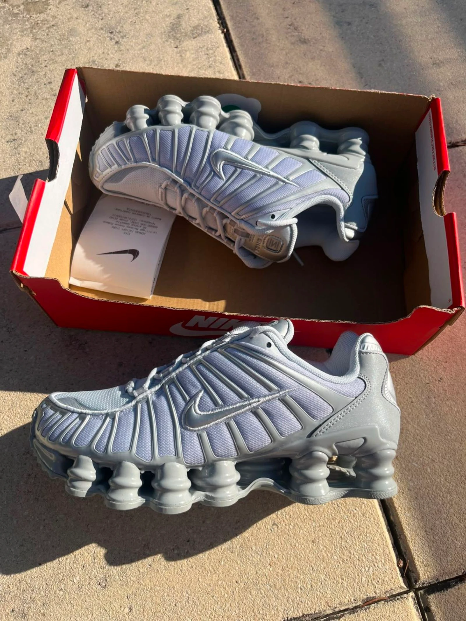 Nike Shox TL Platinum Silver Y2K Neuves Authentiques Taille 39 Sneakers Homme Femme Avec Boîte